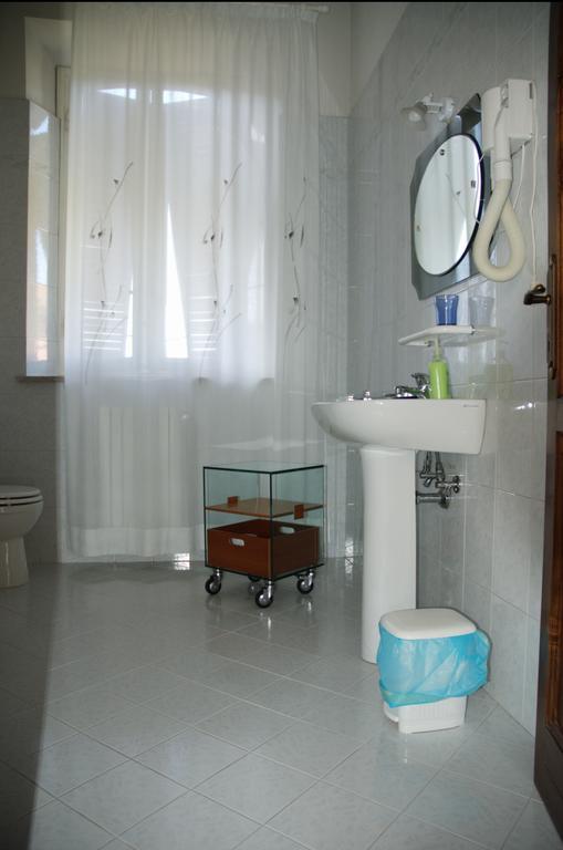 Affittacamere Villa Delia Lucca Habitación foto